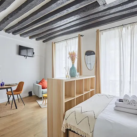 Charming Center Of Paris